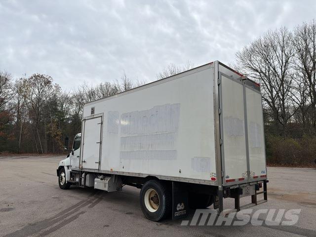 Hino 338 Kofferaufbau