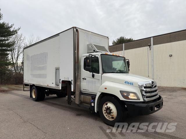 Hino 338 Kofferaufbau