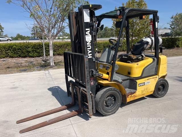 Hyundai 25L-7A Sonstige Baumaschinen