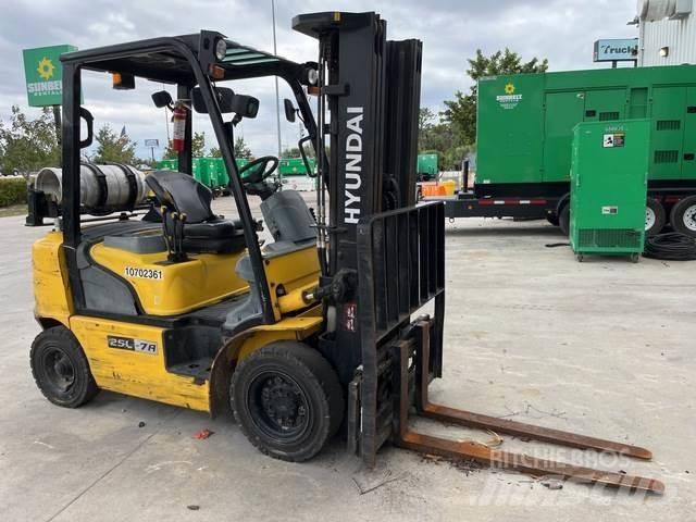 Hyundai 25L-7A Sonstige Baumaschinen