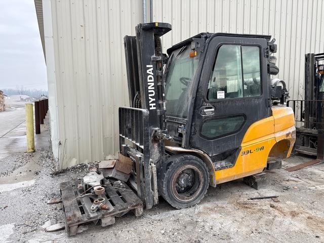 Hyundai 33L-9A Andere Gabelstapler