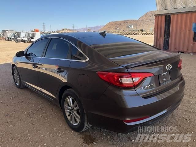 Hyundai Sonata PKWs