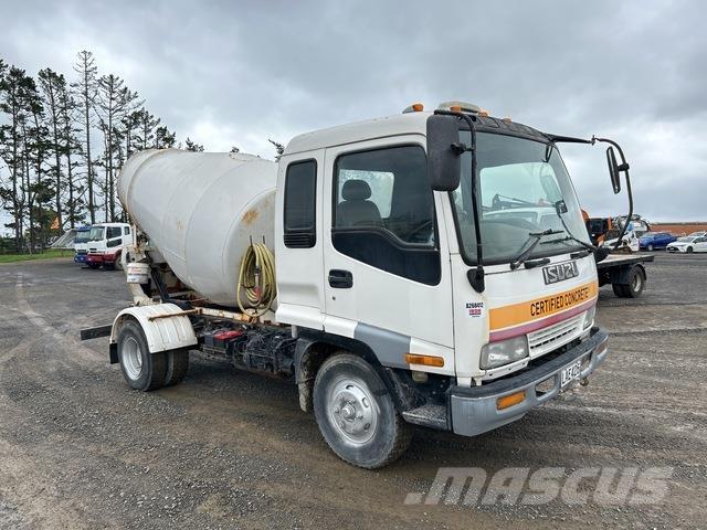 Isuzu Forward Wassertanker