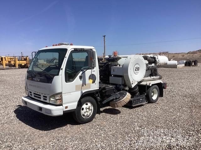 Isuzu NPR Kehrmaschine