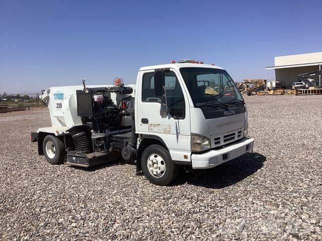 Isuzu NPR Kehrmaschine