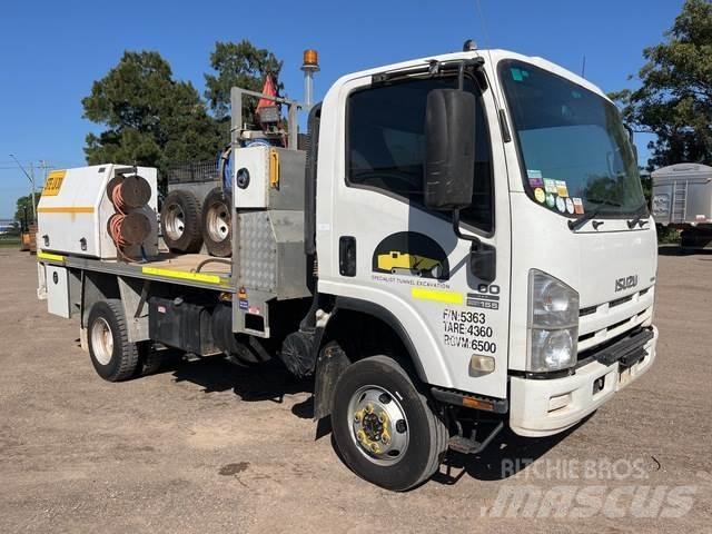 Isuzu NPS 300 Pritschenwagen/Pritschenwagen mit Seitenklappe