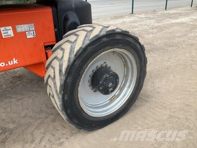 JLG 1250AJ Gelenkteleskoparbeitsbühnen