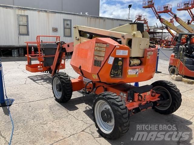 JLG 340AJ Gelenkteleskoparbeitsbühnen