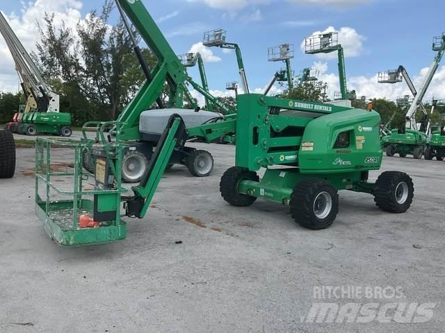 JLG 450AJ Gelenkteleskoparbeitsbühnen