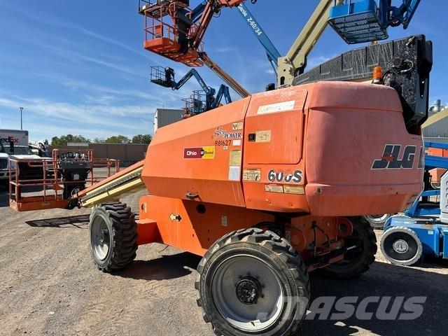 JLG 600S Teleskopbühnen