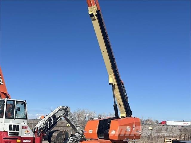 JLG 660SJ Teleskopbühnen