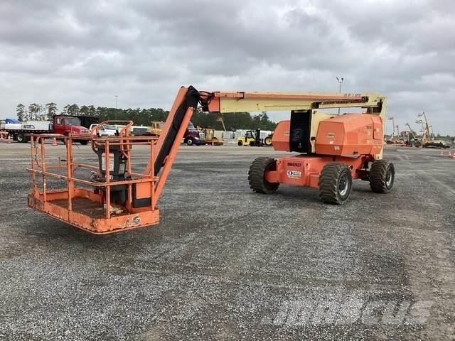JLG 800 AJ Gelenkteleskoparbeitsbühnen