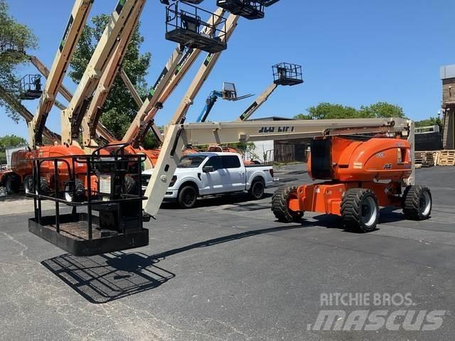 JLG 800A Gelenkteleskoparbeitsbühnen