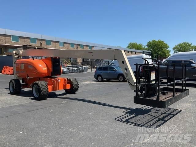 JLG 800A Gelenkteleskoparbeitsbühnen