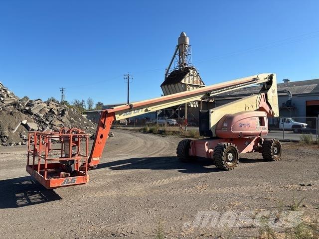 JLG 800A Gelenkteleskoparbeitsbühnen