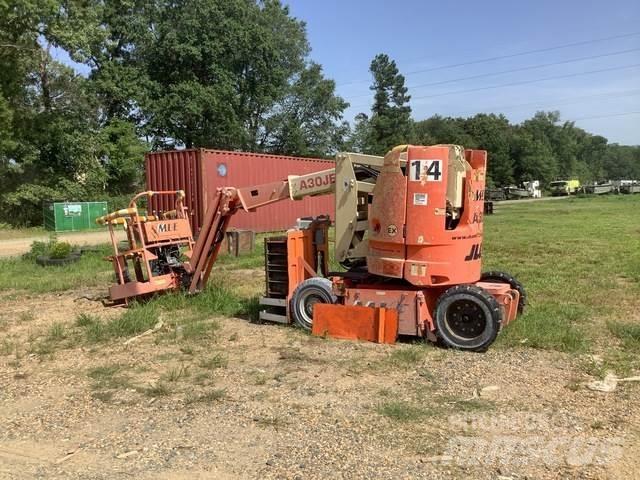 JLG E300AJ Gelenkteleskoparbeitsbühnen