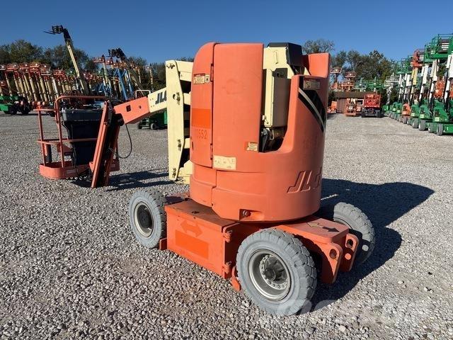 JLG E300AJ Gelenkteleskoparbeitsbühnen