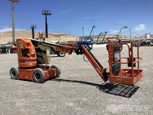 JLG E300AJP Gelenkteleskoparbeitsbühnen
