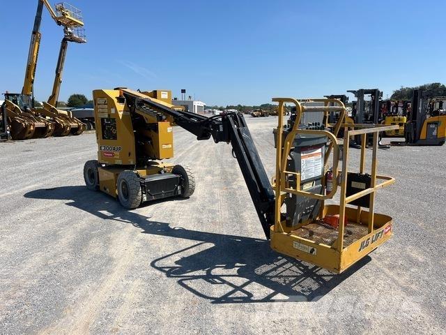 JLG E300AJP Teleskopbühnen