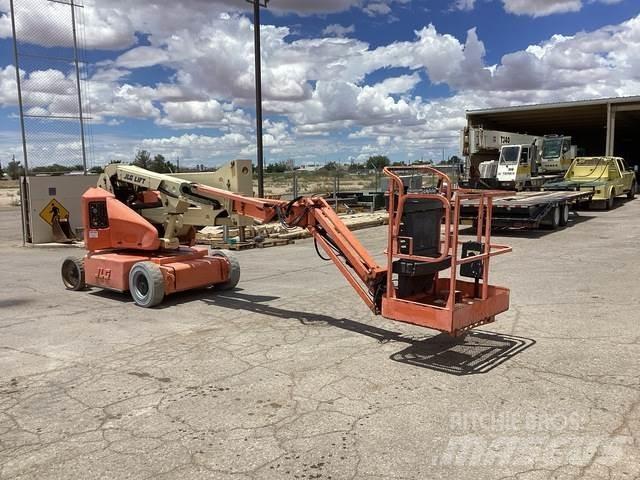 JLG E400AJPN Gelenkteleskoparbeitsbühnen