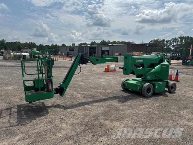 JLG E400AJPN Gelenkteleskoparbeitsbühnen