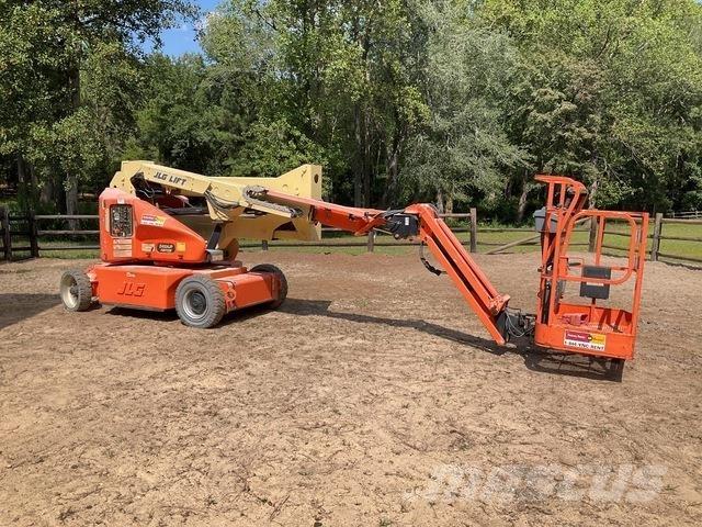 JLG E400AJPN Gelenkteleskoparbeitsbühnen