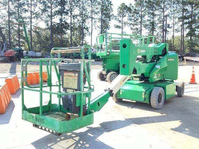 JLG E400AN Gelenkteleskoparbeitsbühnen