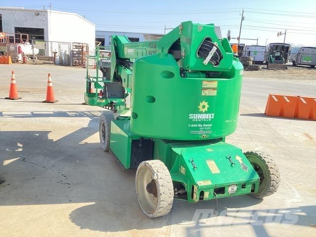 JLG E400AN Gelenkteleskoparbeitsbühnen