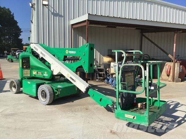 JLG E400AN Gelenkteleskoparbeitsbühnen