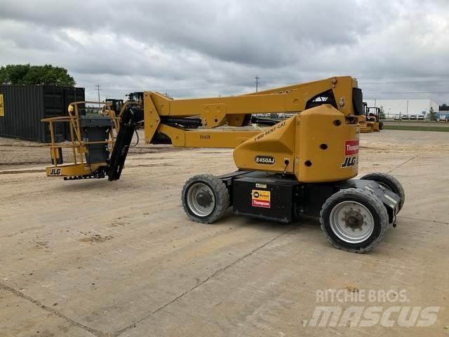 JLG E450AJ Gelenkteleskoparbeitsbühnen