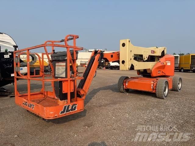 JLG E450AJ Gelenkteleskoparbeitsbühnen