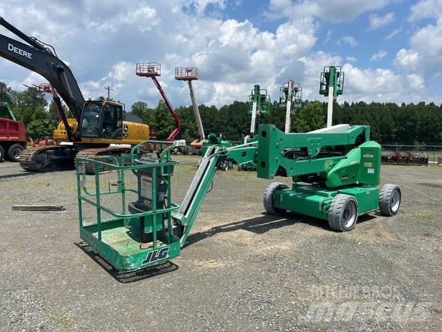 JLG E450AJ Gelenkteleskoparbeitsbühnen