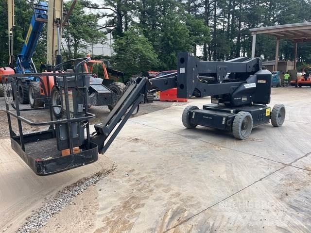 JLG E450AJ Gelenkteleskoparbeitsbühnen