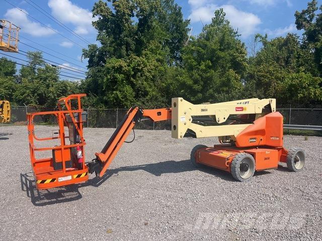 JLG E450AJ Gelenkteleskoparbeitsbühnen