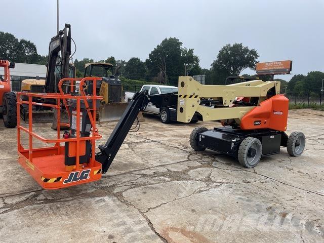 JLG E450AJ Gelenkteleskoparbeitsbühnen