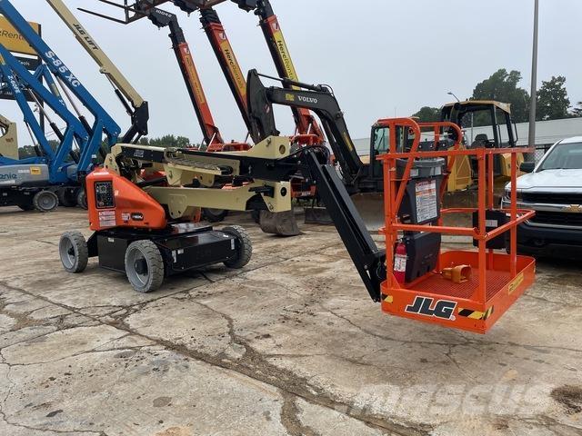 JLG E450AJ Gelenkteleskoparbeitsbühnen