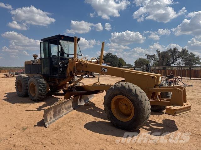 John Deere 770 Grader