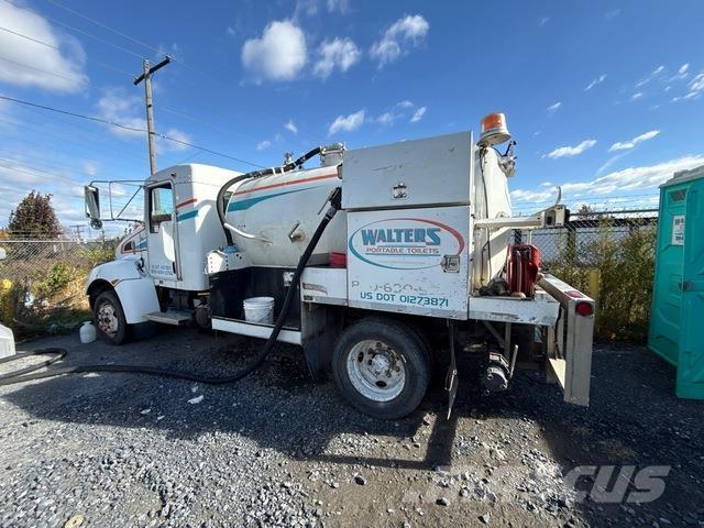 Kenworth  Saug- und Druckwagen