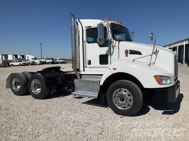Kenworth T440 Sattelzugmaschinen