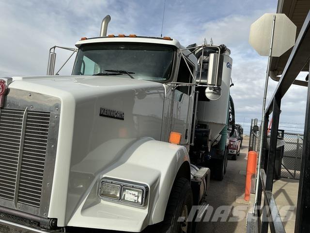 Kenworth T800 Raupenbagger