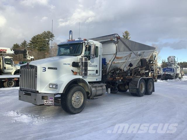 Kenworth T800 Betonsteinmaschinen