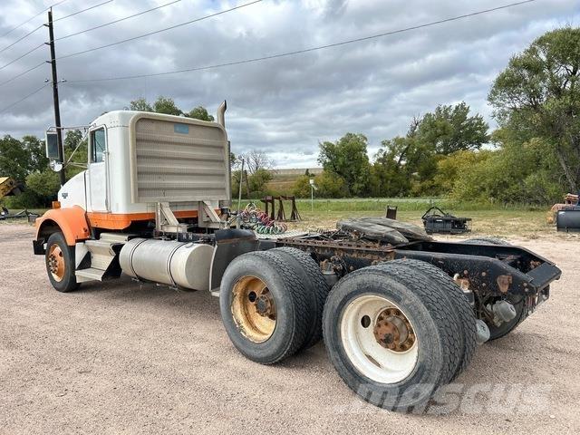 Kenworth T800B Sattelzugmaschinen