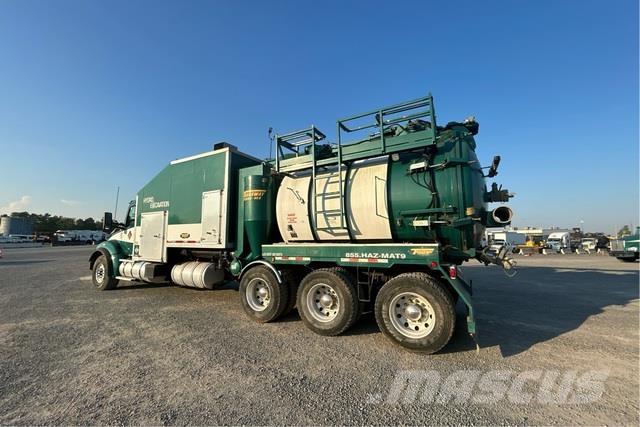 Kenworth T880 Raupenbagger