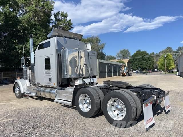 Kenworth W900L Sattelzugmaschinen