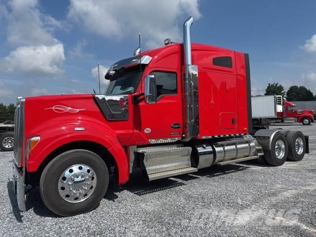 Kenworth W990 Sattelzugmaschinen