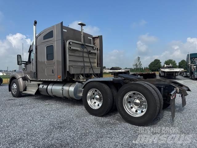 Kenworth W990 Sattelzugmaschinen