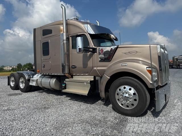 Kenworth W990 Sattelzugmaschinen