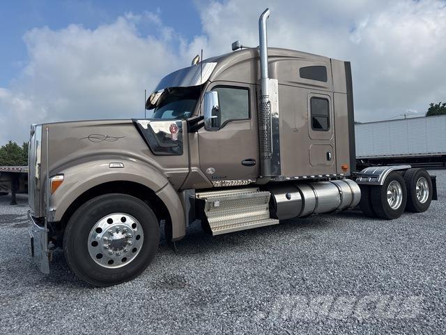 Kenworth W990 Sattelzugmaschinen