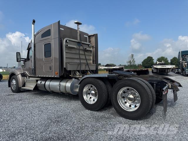Kenworth W990 Sattelzugmaschinen