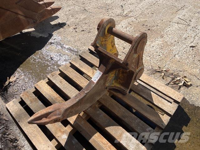 Komatsu  Aufreisser